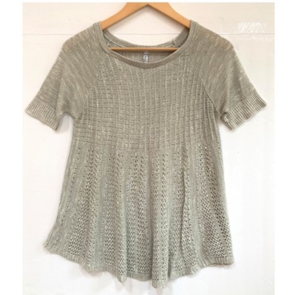 Absolutely Creative Worldwide Short Sleeve Top